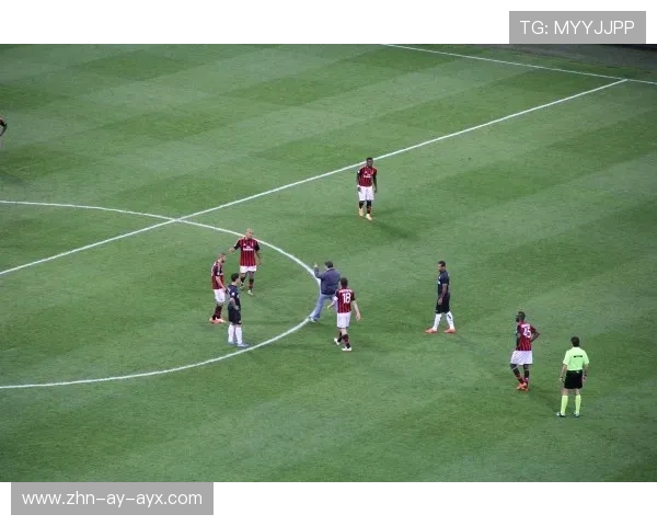 国际米兰形成纵深推进，另一侧随即形成爆点：一场球场内外的叙事